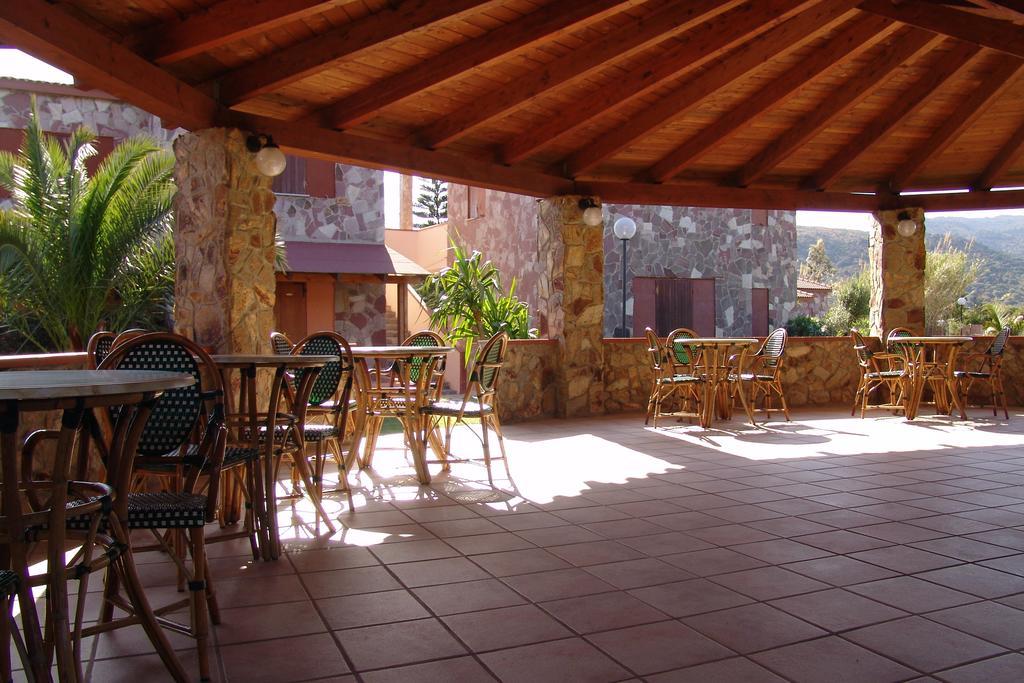 Hotel Il Gabbiano à Chia Extérieur photo