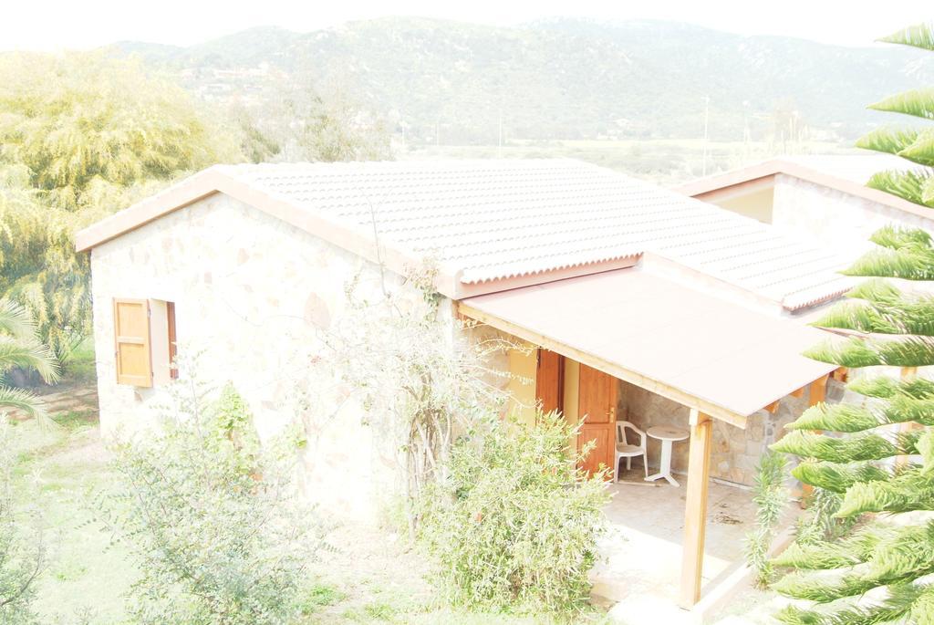 Hotel Il Gabbiano à Chia Extérieur photo