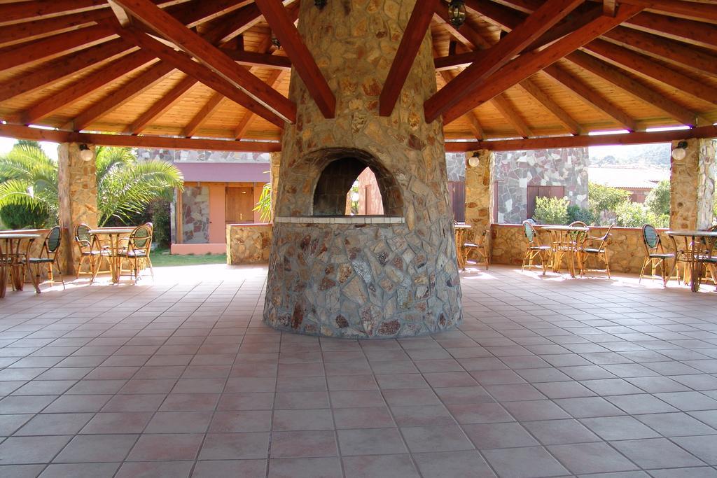 Hotel Il Gabbiano à Chia Extérieur photo