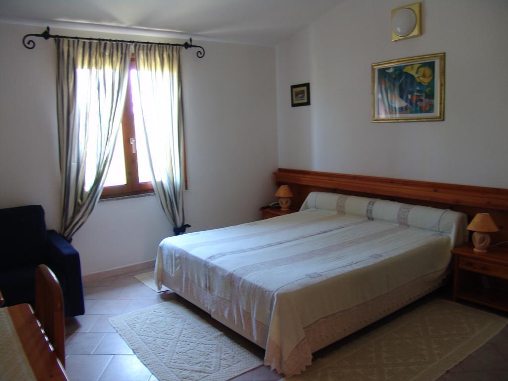 Hotel Il Gabbiano à Chia Extérieur photo