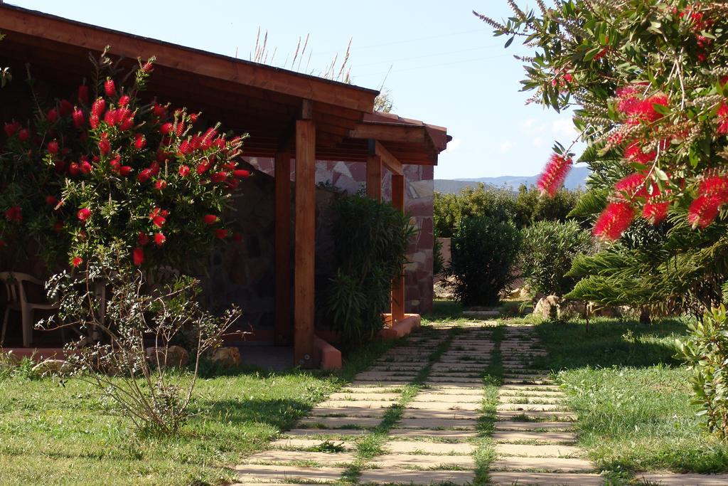 Hotel Il Gabbiano à Chia Extérieur photo