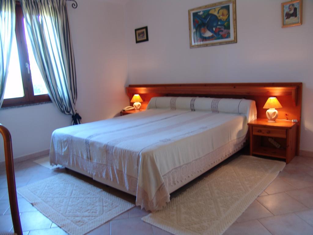 Hotel Il Gabbiano à Chia Chambre photo