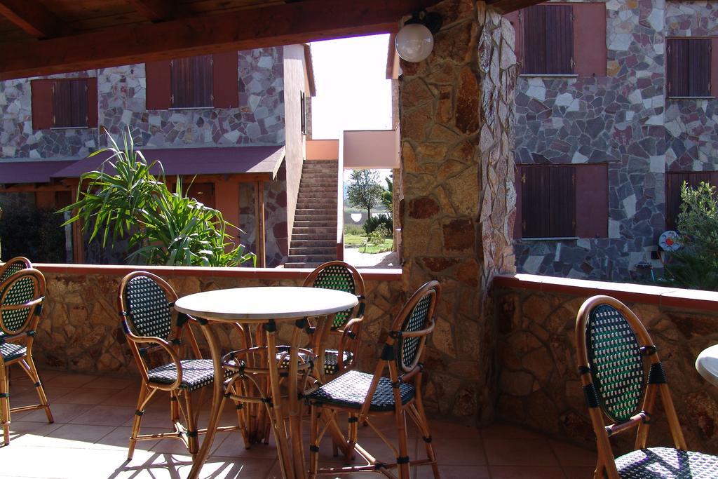 Hotel Il Gabbiano à Chia Extérieur photo